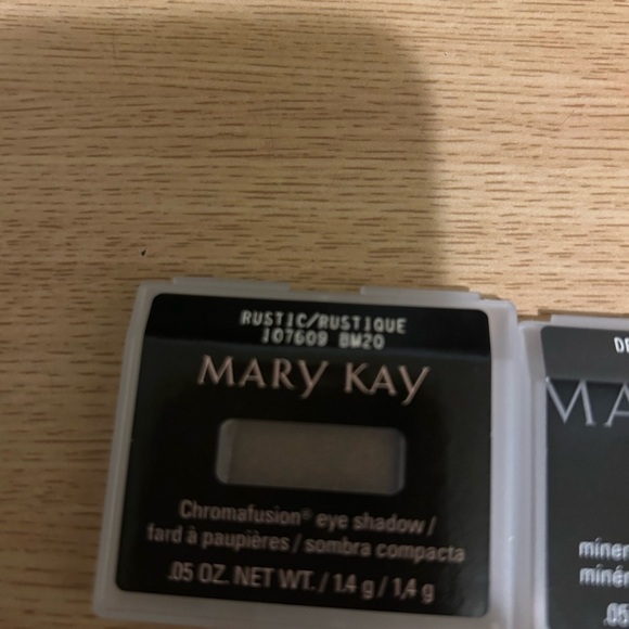 Mary Kay Mineral Eye Color - Driftwood - Picture 3 of 7